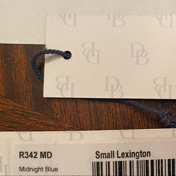 Dooney and Bourke Lexington handbag - Picture 7 of 7